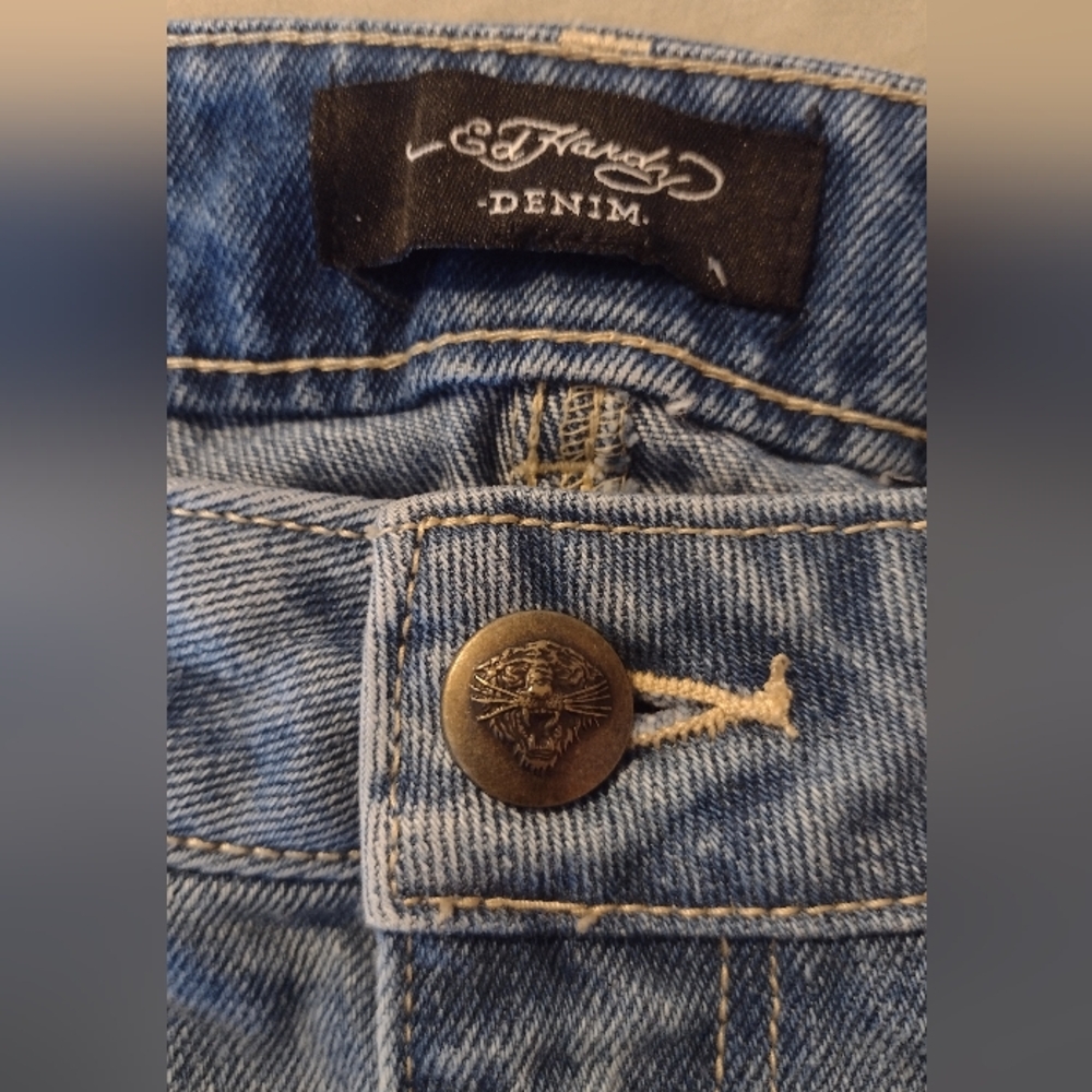 ❗Ed Hardy Women's Size 28,  Blue Denim Shorts with Floral Accent, Love Eternal - Picture 5 of 5